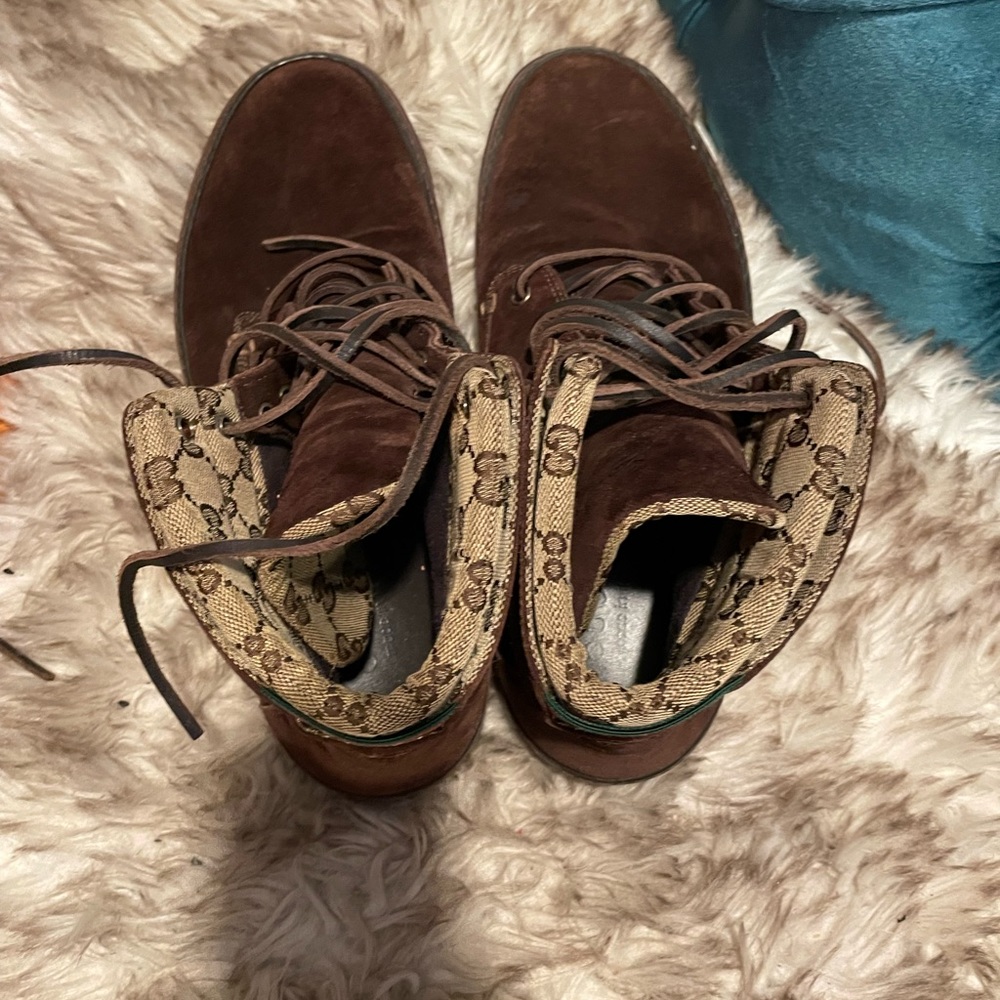 Gucci men suede shoe